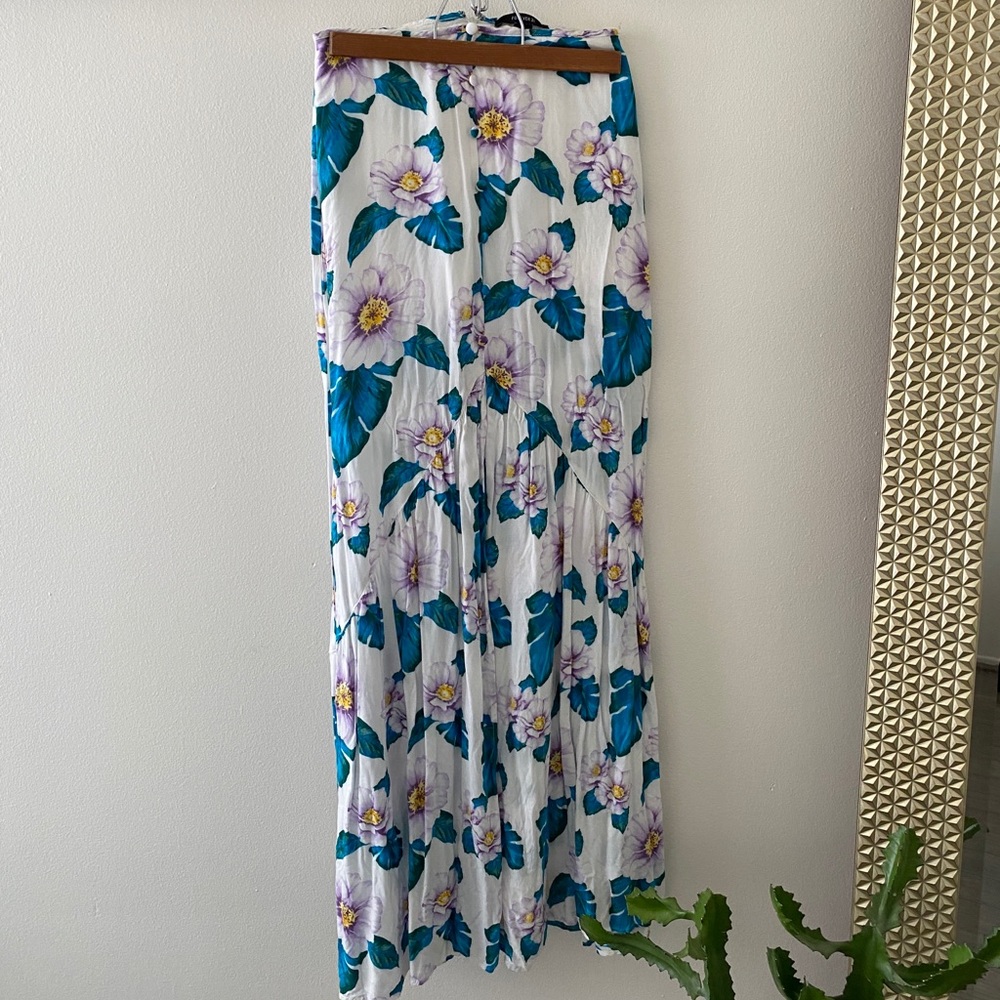 Maxi skirt, purple flowers and blue palm leaves